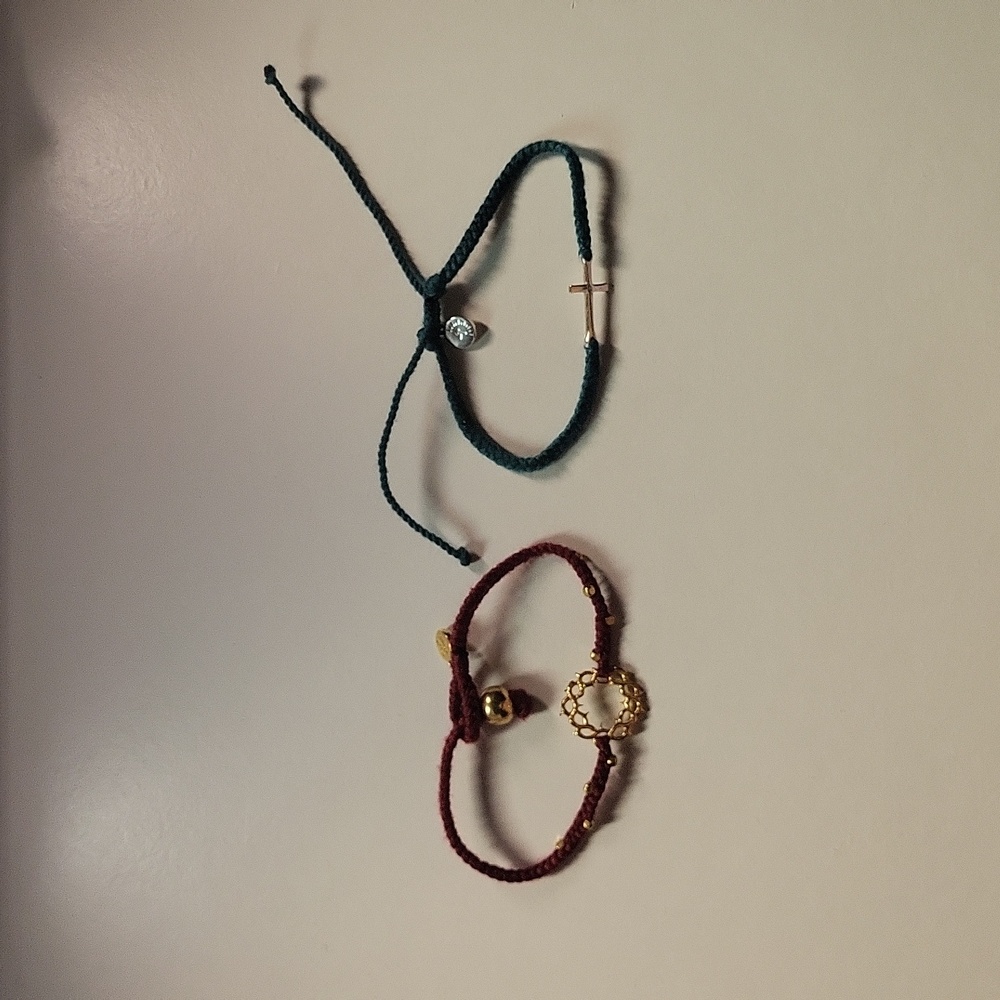 Rizen Jewelry : Matching Christian bracelets (Red and Blue both Gold)